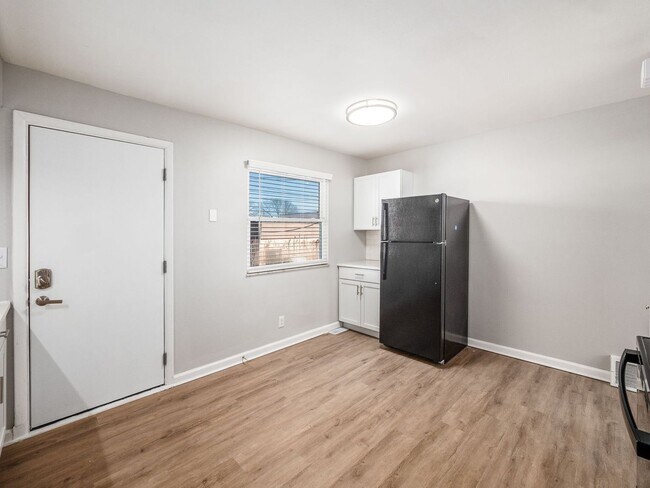 Foto del edificio - 554 Riverview Dr