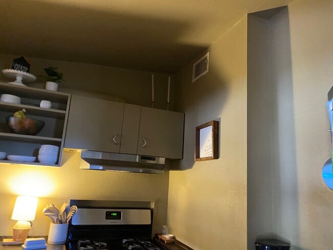 Building Photo - 216 Emporia Blvd