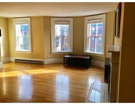 Primary Photo - 597 Tremont St