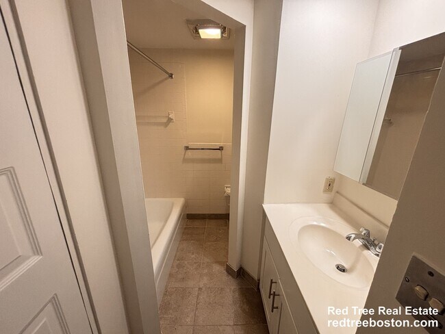 Foto del edificio - 385 Massachusetts Ave