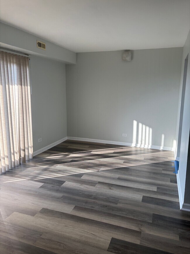 Foto del edificio - 1460 Fairlane Dr