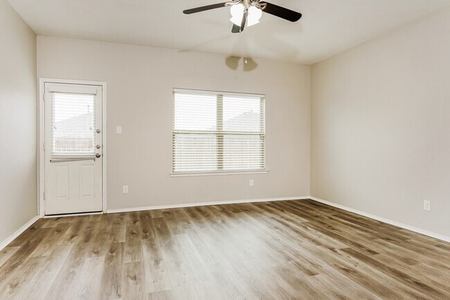 Building Photo - 1207 Savannah Ridge Dr