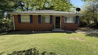 Building Photo - 102 E Mimosa Dr