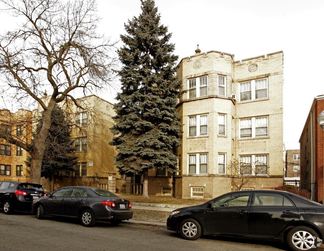 Foto del edificio - 2208-2216 W Thome Ave