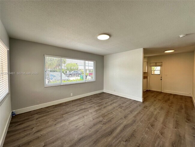 Foto del edificio - 3720 NE 22nd Ave