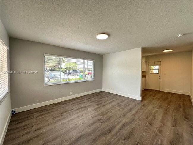Building Photo - 3720 NE 22nd Ave