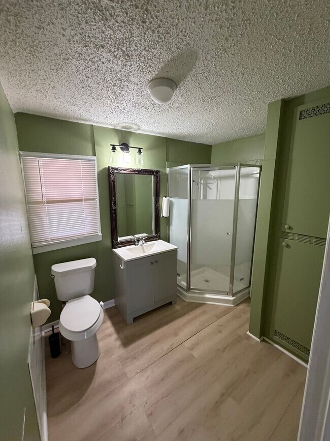 Foto del edificio - For Rent – 1 Bed / 1 Bath House in Fort Worth