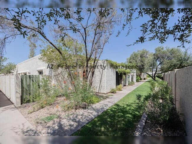 Building Photo - 625 S Allred Dr