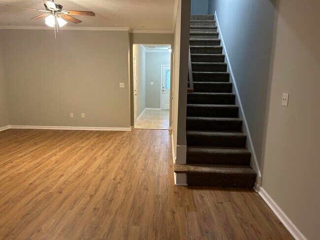Building Photo - 2212 River Park Ct
