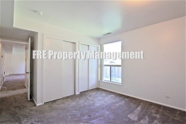 Building Photo - 4860 S Highland Cir