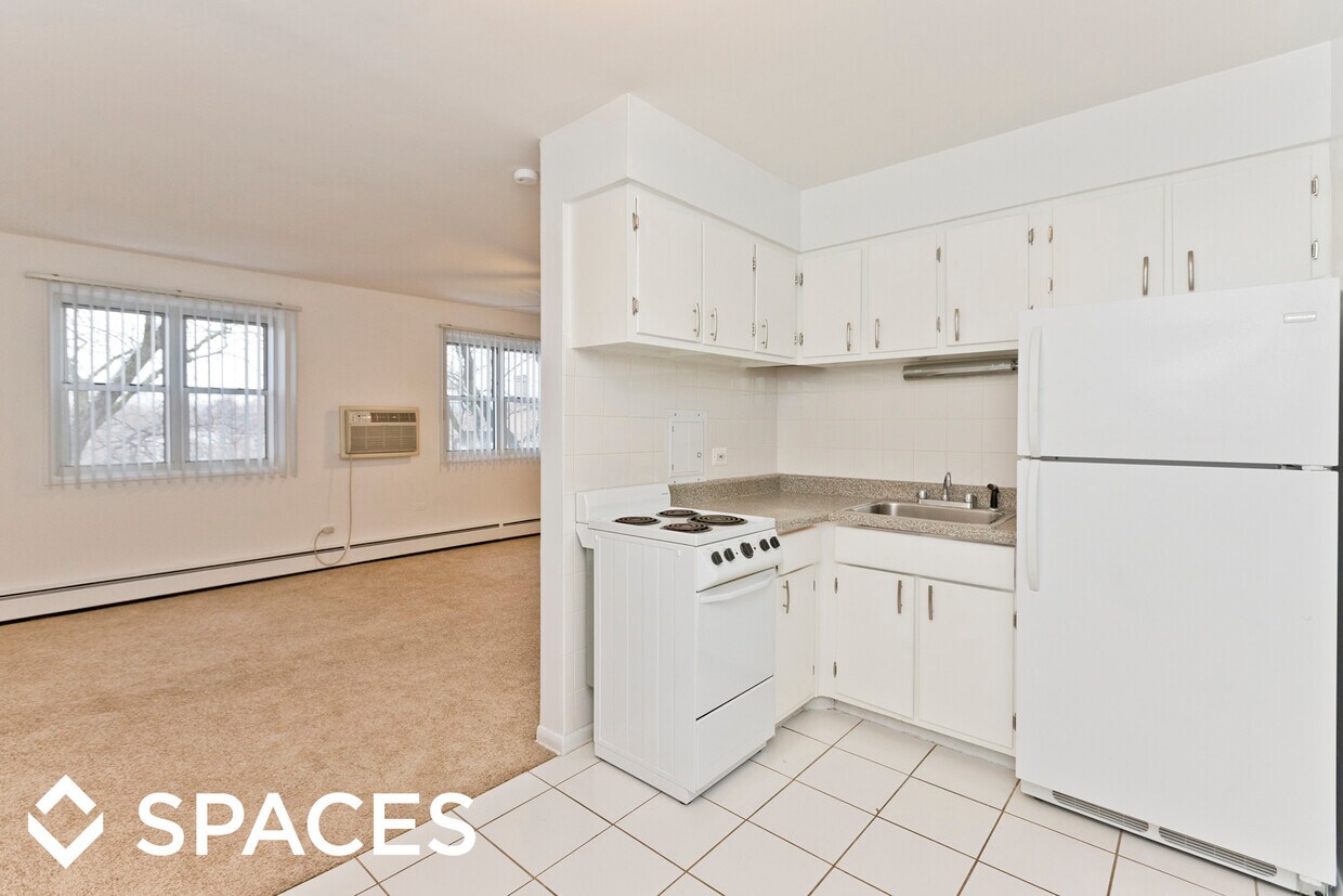 Primary Photo - 2355 W Jarvis Ave