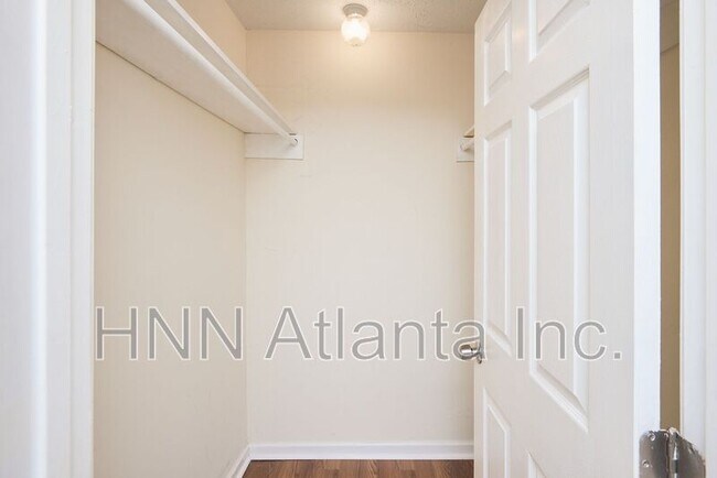 Foto del edificio - 4370 Springwood Terrace