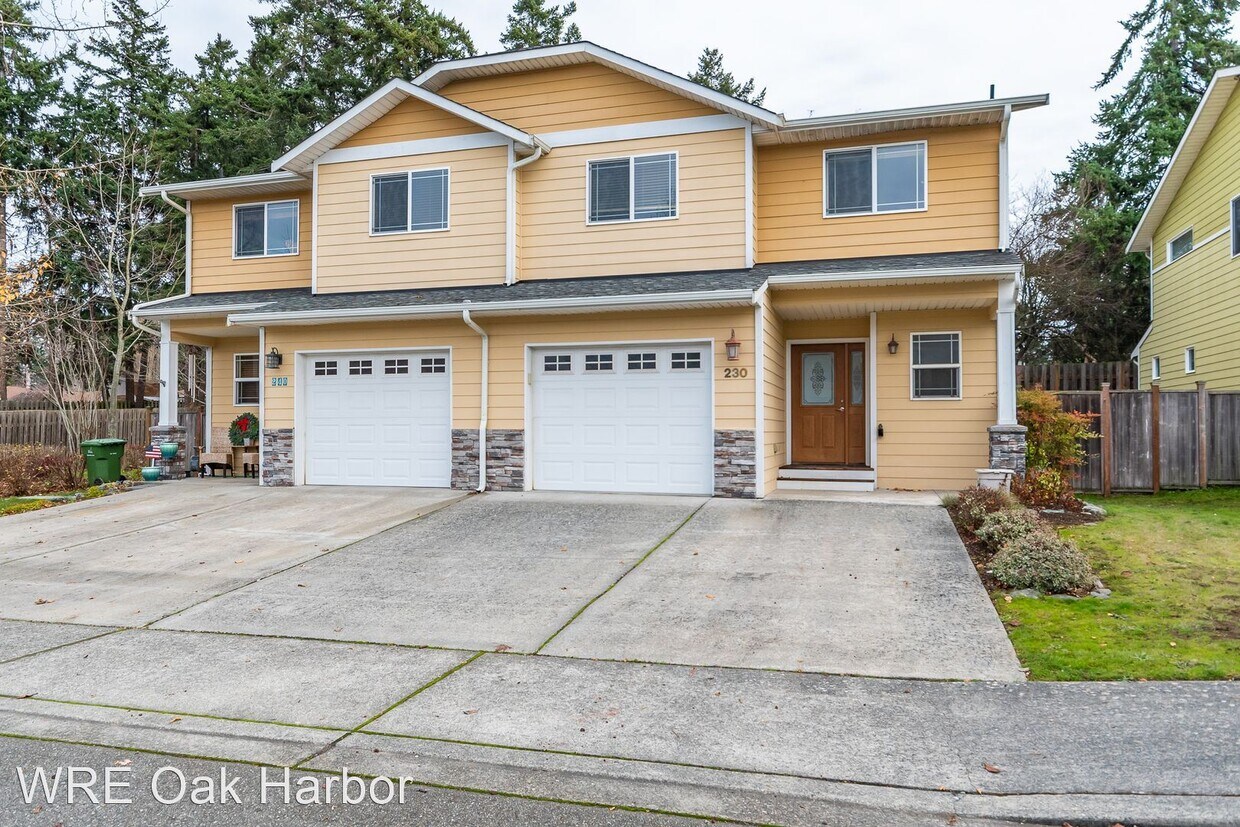 3 Br 2 5 Bath House 230 Ne Melrose Drive House For Rent In Oak Harbor Wa Apartments Com