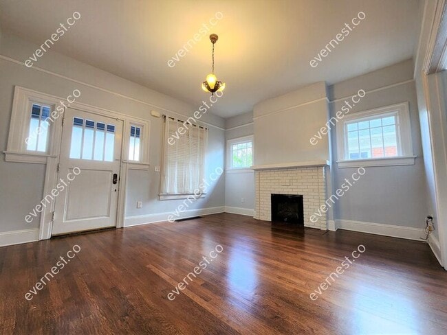 Building Photo - 355 Leland Terrace NE