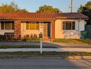 Building Photo - 1037 SW 76th Ave