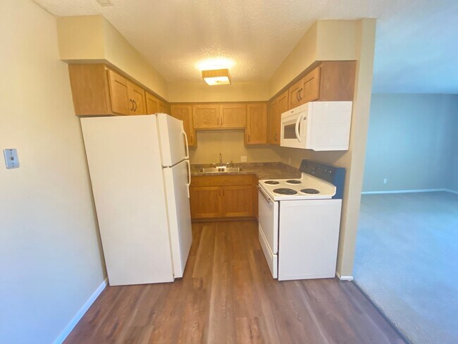 Building Photo - 3265 Ansborough Ave