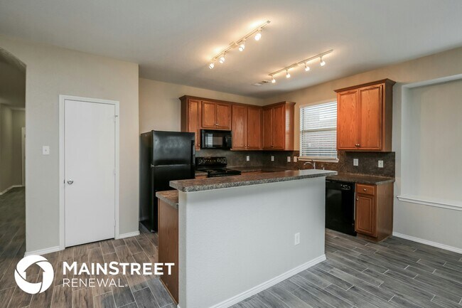 Foto del edificio - 533 Crown Oaks Dr