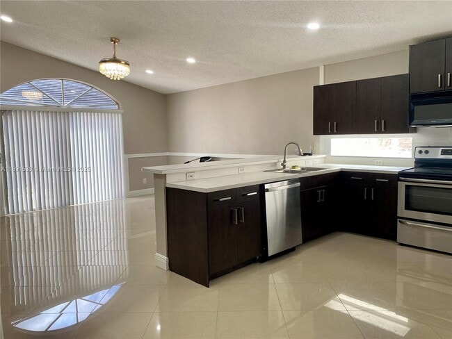 Building Photo - 405 SW 183rd Way