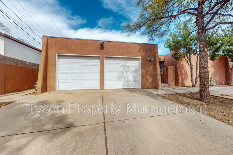 Foto principal - 3201 Eubank Blvd NE