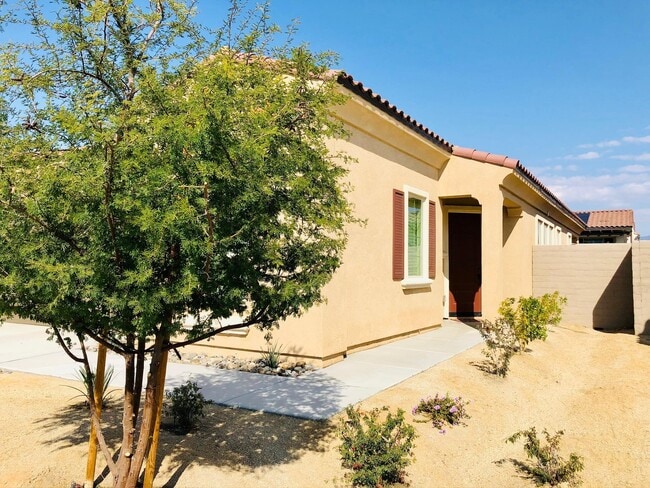 Building Photo - 18 Syrah
