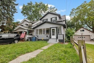 Building Photo - 3821 Hoiles Ave