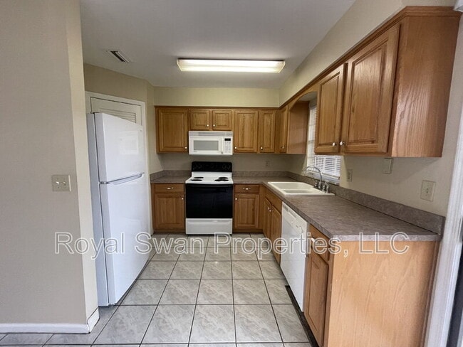 Foto del edificio - 1920 E Edgewood Dr