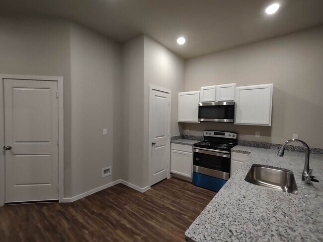 Foto del edificio - 2121 N Jayton Ave