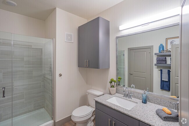 1HAB, 1BA - 780 ft² - Broadvue Apartments