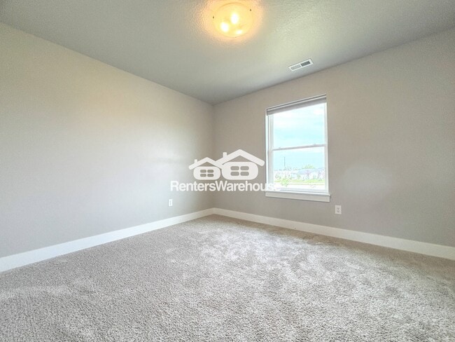 Building Photo - 15231 Deerview Dr