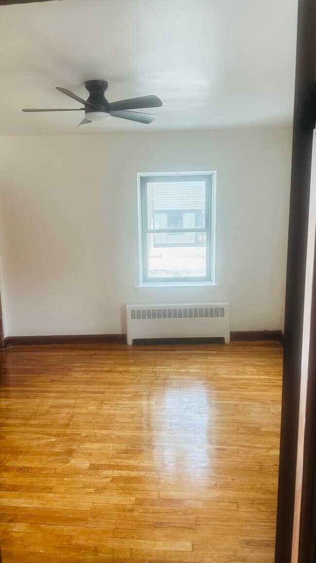 Dormitorio - N49W5593 Portland Rd