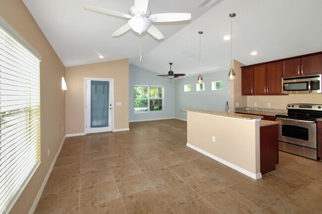 Foto del edificio - 12476 Shimmering Oak Cir