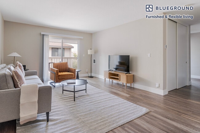 Building Photo - 950 E Hillsdale Blvd