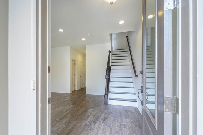 Foto del edificio - 3 bedroom 3 bath townhouse in Brambleton
