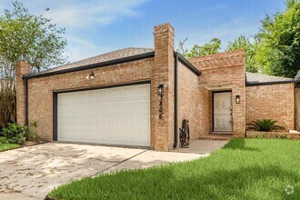 Building Photo - 7806 Rollingbrook Dr