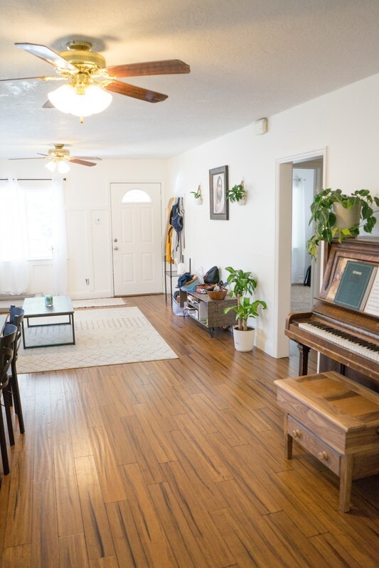 Building Photo - 784 W 100 N