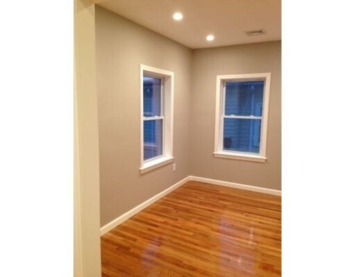 Foto del edificio - 71 Linwood St