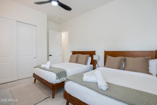 Foto del edificio - 5049 E Shaw Butte Dr