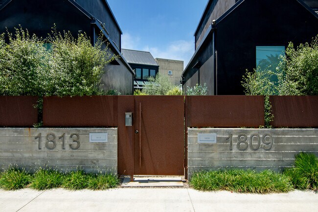 Foto del edificio - 1813 Penmar Ave