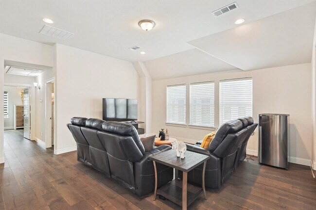 Building Photo - 2346 Perdue Ave