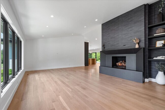 Foto del edificio - 6600 N Kenton Ave