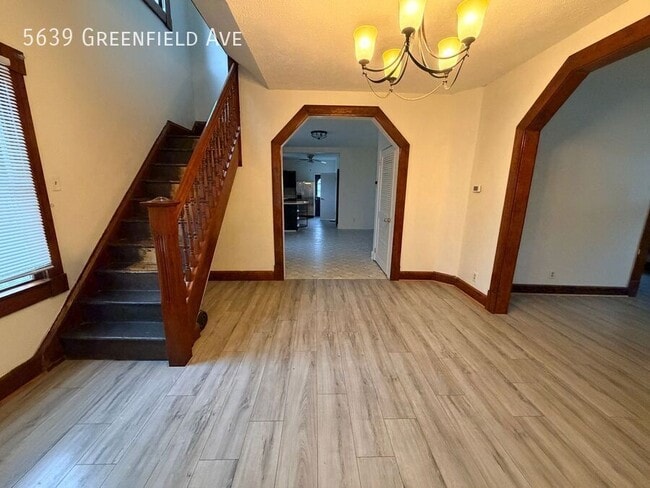 Foto del edificio - 5639 Greenfield Ave