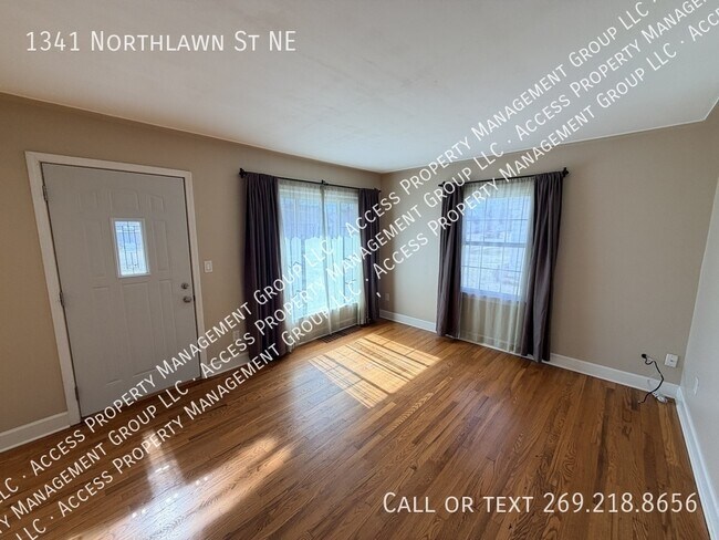 Foto del edificio - 1341 Northlawn St NE