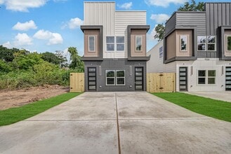 Building Photo - 13718-968 Northwest Fwy