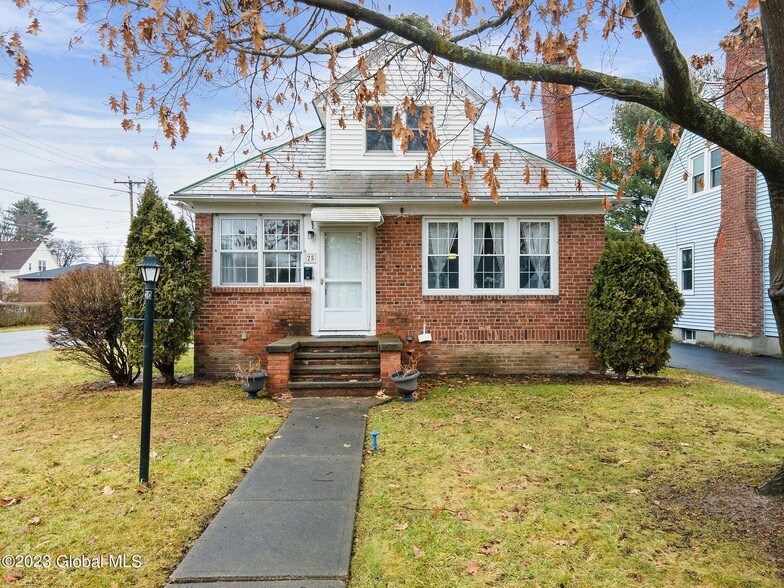 Foto principal - 25 Fordham Ct
