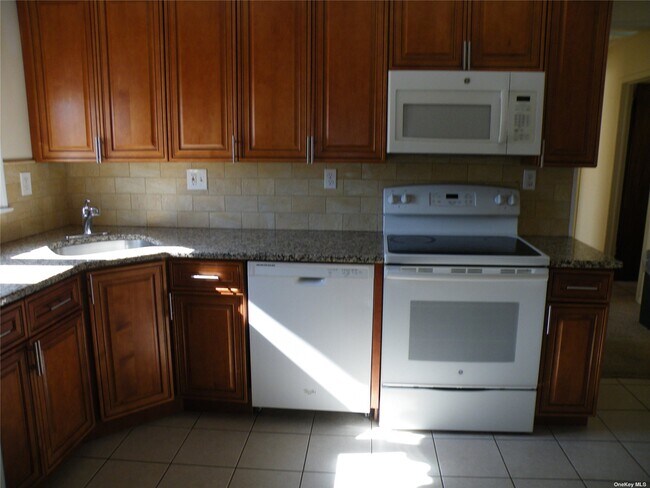 Foto del edificio - 3268 Elliott Blvd