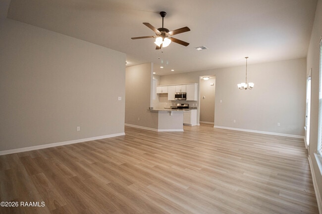 Foto del edificio - 304 Tall Meadows Ln