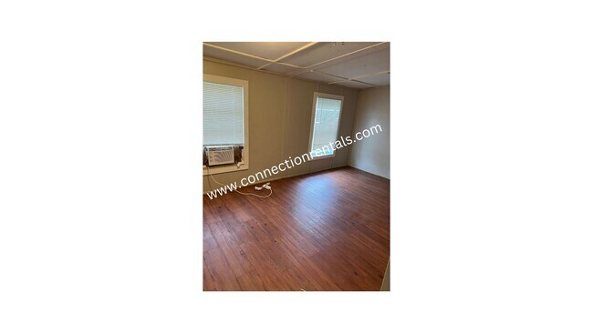 Foto del edificio - 2 Bed  1 Bath Duplex