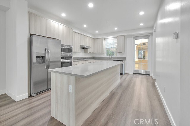 Foto del edificio - 501 W Foothill Blvd