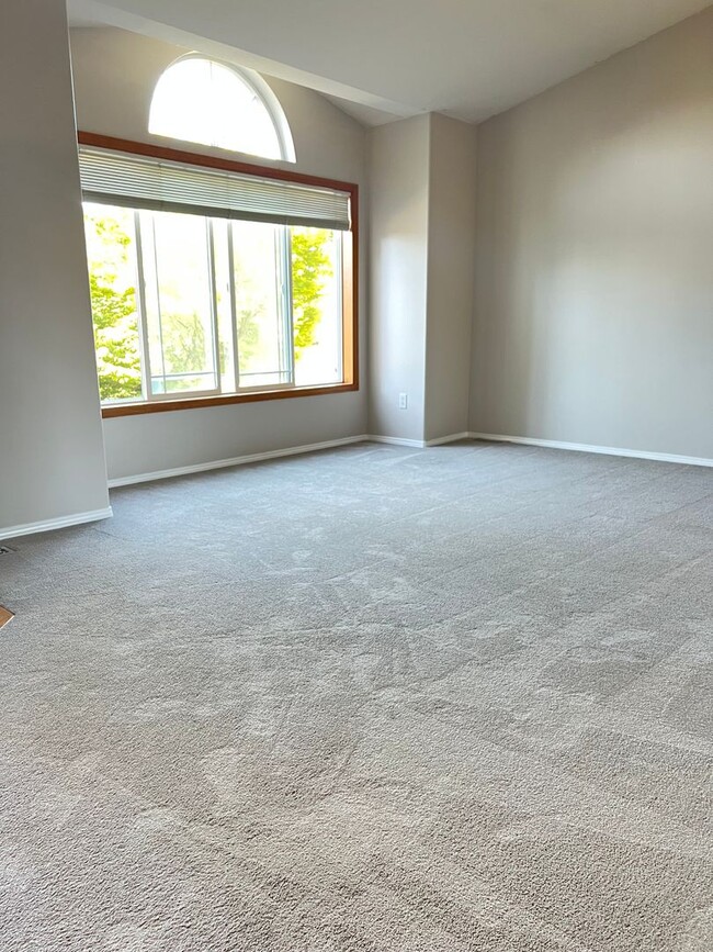 Building Photo - Beautiful Snohomish home