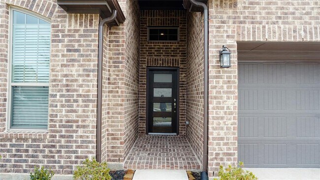Foto del edificio - 6114 Briarstone Crest Dr